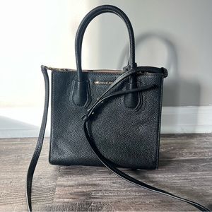 like new black michael kors purse